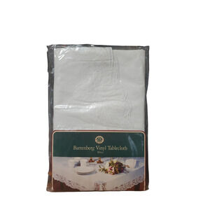 1994 Windsor Browne Battenberg Vinyl Elegant Tablecloth Round 70" White 6731342